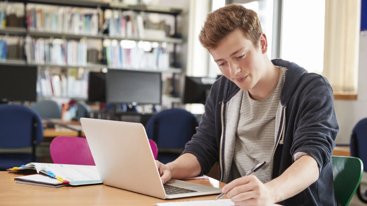 ₹0 में Grammarly: 100 मुफ़्त AI प्रॉम्प्ट से अंग्रेज़ी असाइनमेंट की गलतियां सुधारें